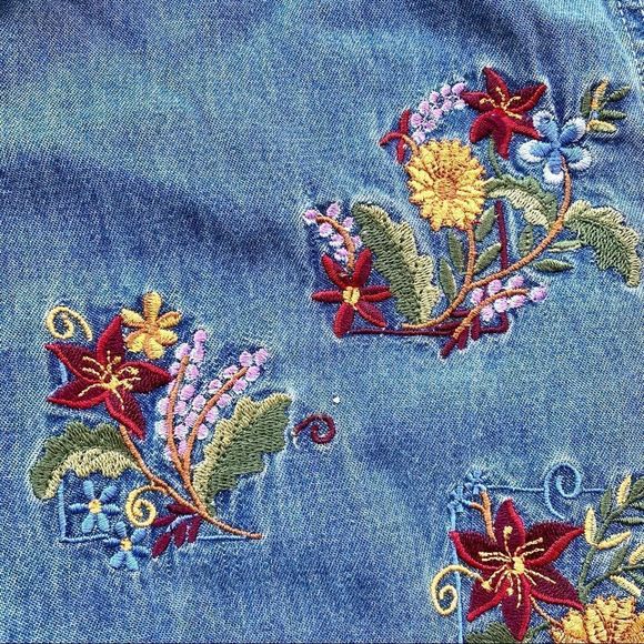 VTG Bobbie Brooks Floral Embroidered Oversized Denim Button Down Shirt Size S - Picture 4 of 11